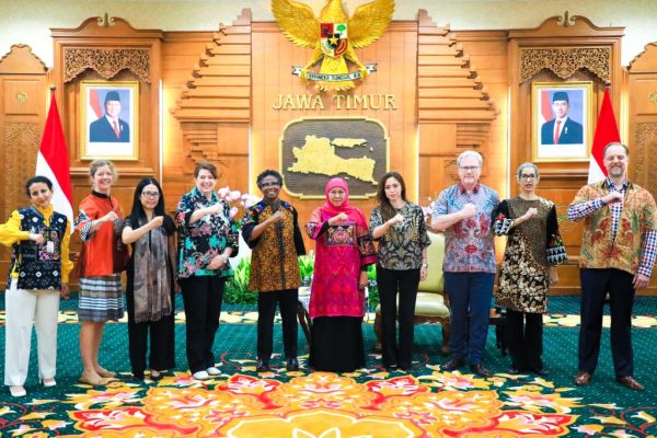 Gubernur Khofifah Optimis Dua Program Master Degree King’s College London Kuatkan Kualitas SDM Jatim