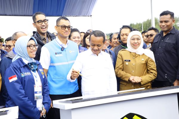 Presiden Prabowo Resmikan PLTP dan PLTS di 15 Provinsi secara Hybrid, Gubernur Khofifah Bersama Menteri ESDM Ikuti dari Bondowoso